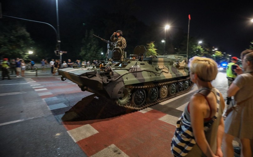 Nocna próba przed defiladą