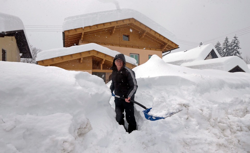 AUSTRIA WEATHER SNOW