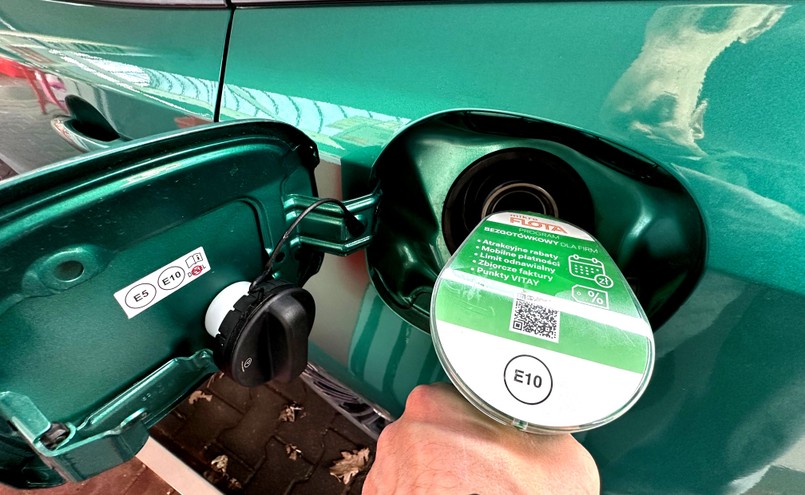 Reabastecimento de combustível na estação Orlen