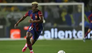 Mikayil-Faye-le-Senegalais-en-pleine-ascension-renegocie-au-Barca