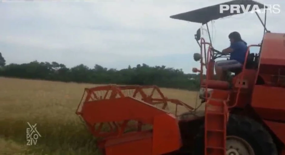 Kombajnom upravlja kao od šale