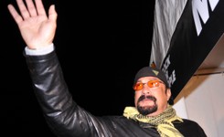 Steven Seagal otrzymał rosyjskie obywatelstwo. 'Jest znany z ciepłych uczuć do naszego kraju'