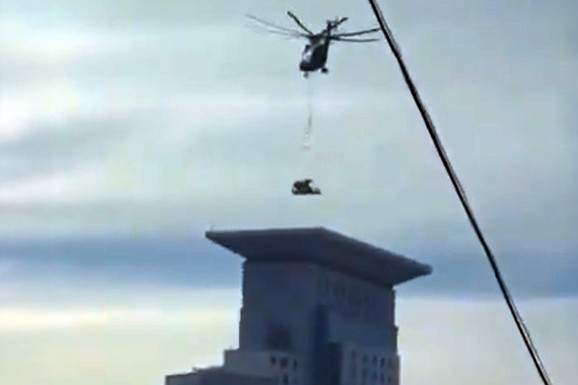 (VIDEO) RUSIJA STRAHUJE OD NOVIH NAPADA? Na vrhu solitera u Moskvi postavljen raketni sistem za uništavanje dronova