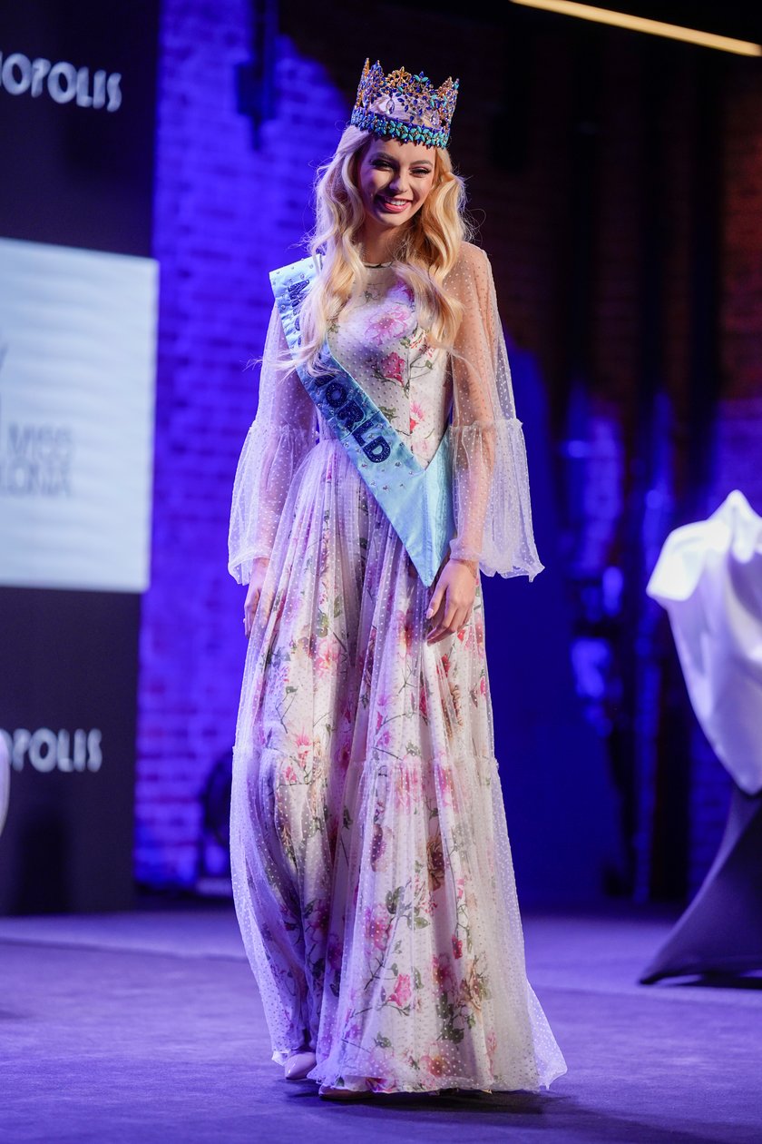 Piękna i mądra. Miss World z nagrodą za pracę dyplomową. W jakiej dziedzinie bryluje Karolina Bielawska?