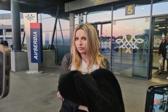 "MOLIM BOGA ZA ZORICU BRUNCLIK, IDEM SAD U CRKVU" Rada Manojlović van sebe zbog dešavanja na estradi: "Brat Darka Lazića nije imao šansu da se bori" (Video)