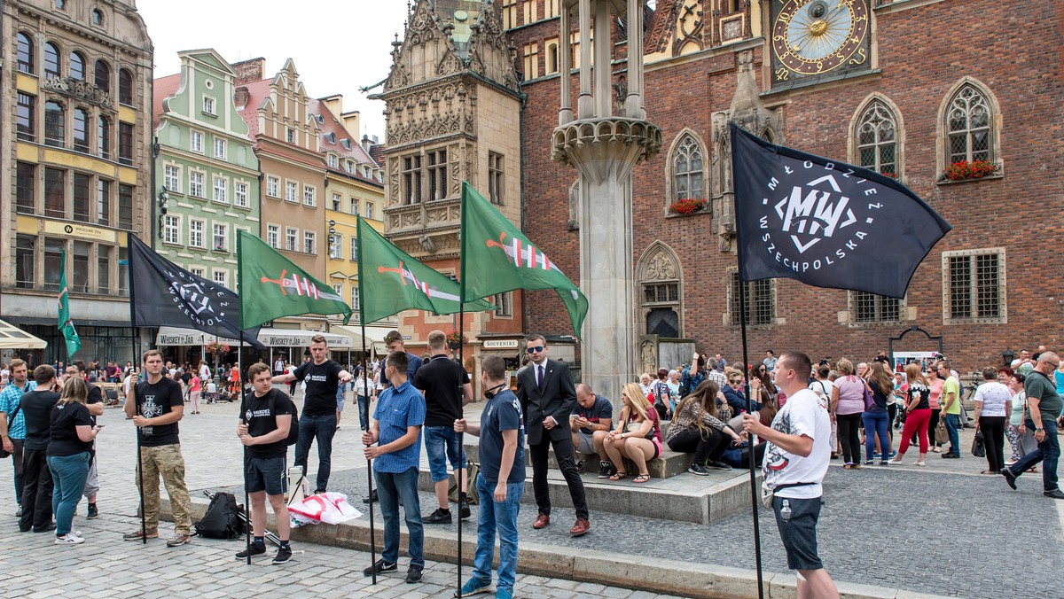 Na Rynku spotkały się dziś dwie manifestacje