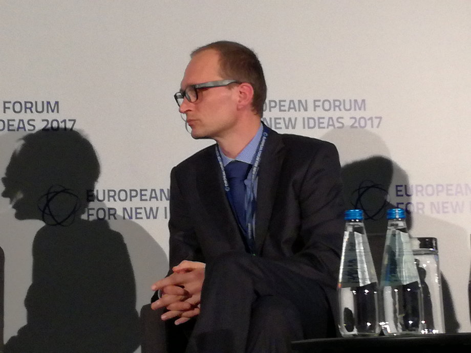 Prof. dr hab. med. Krystian Jażdżewski podczas konferencji EFNI