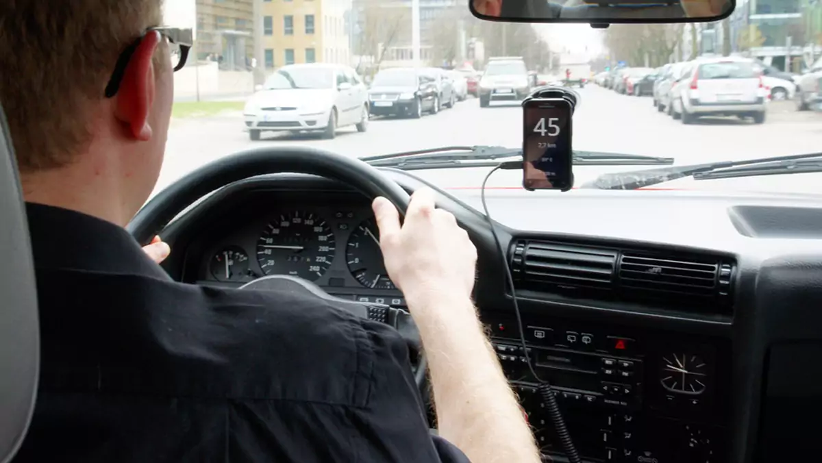 Zobacz, dlaczego kierowca potrzebuje smartfona