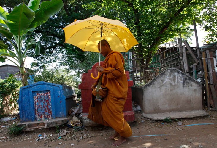 Osiedle na cmentarzu w Phnom Penh