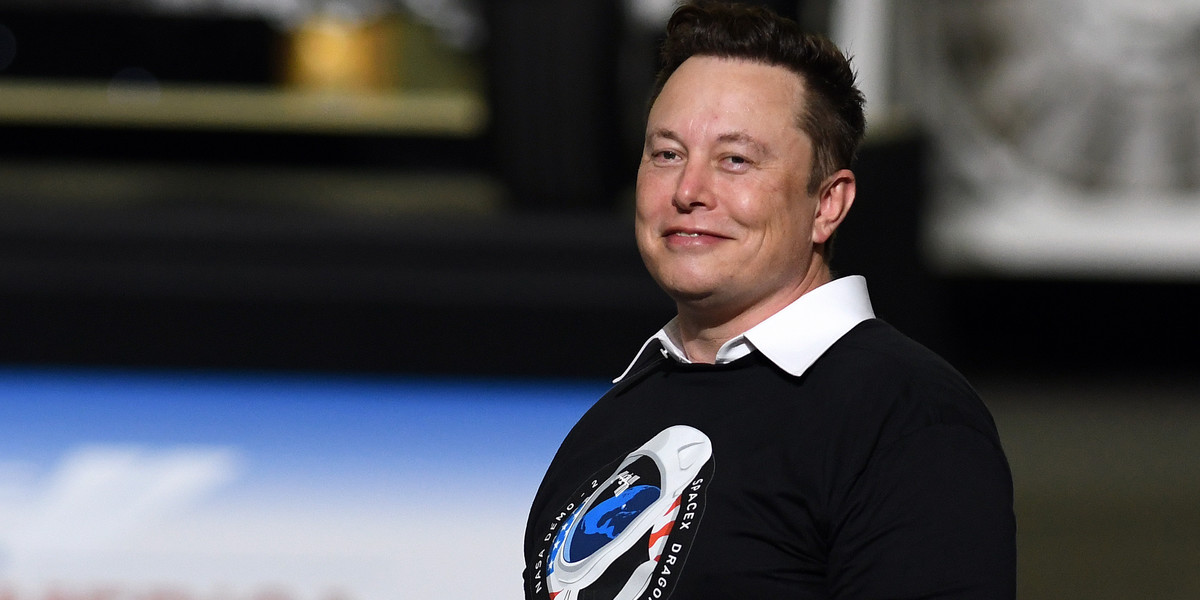 Elon Musk dołączył do grona "centimiliarderów" - osób posiadających majątek o wielkości 100 mld dol. 