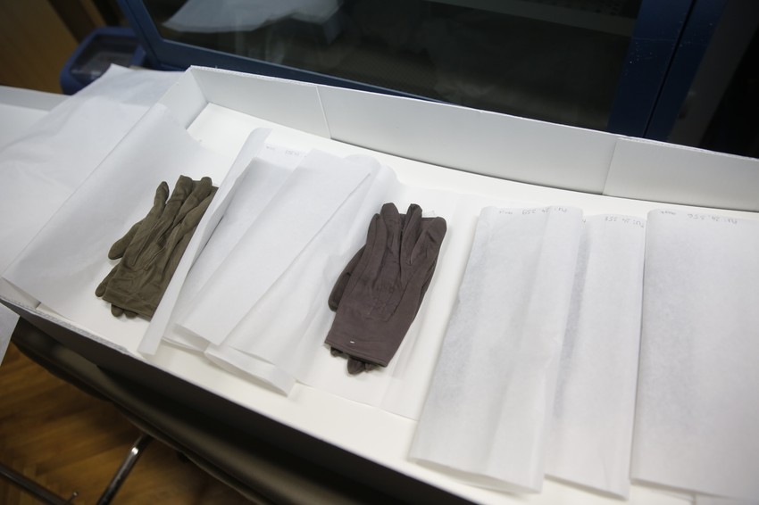 Rukavice su od kože, svile i pamuka