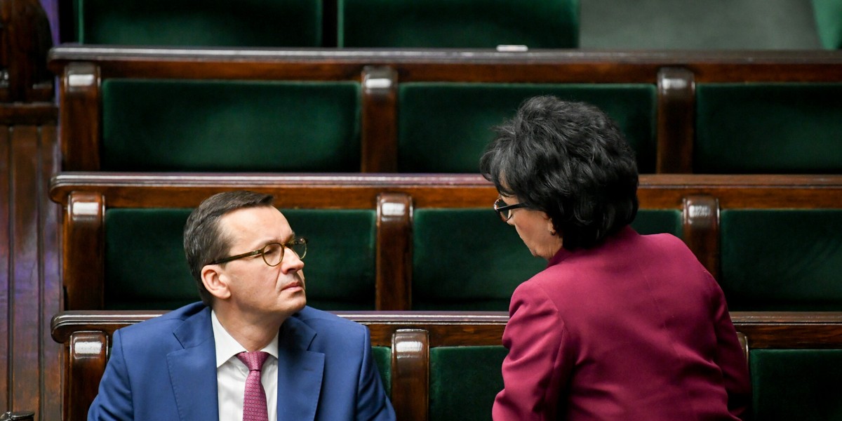 Marszałek Sejmu Elżbieta Witek i premier Mateusz Morawiecki niemal w tym samym czasie odnieśli się do projektu ws. przyznania pracodawcom prawa do weryfikowania faktu zaszczepienia pracownika.