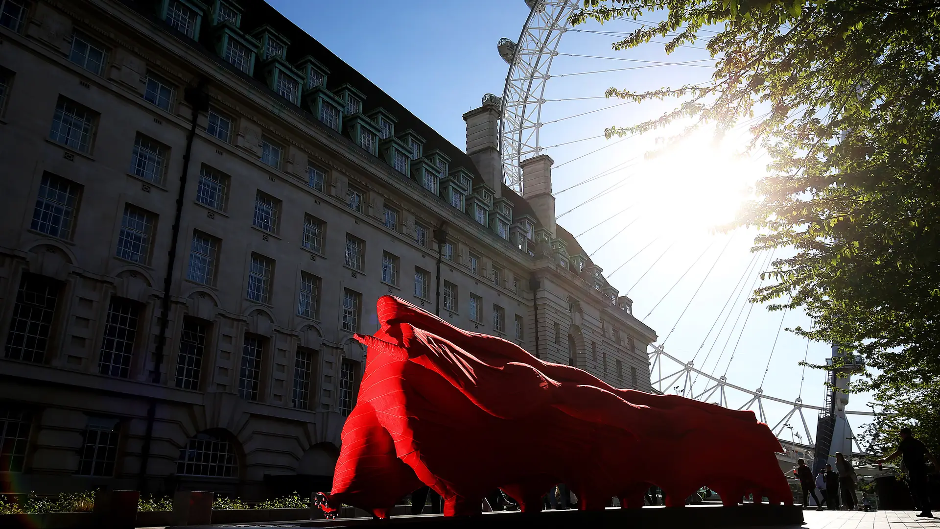 Piłkarska sztuka w centrum Londynu. adidas i ESPADAYSANTACRUZ zrobili razem kreatywną rzeźbę