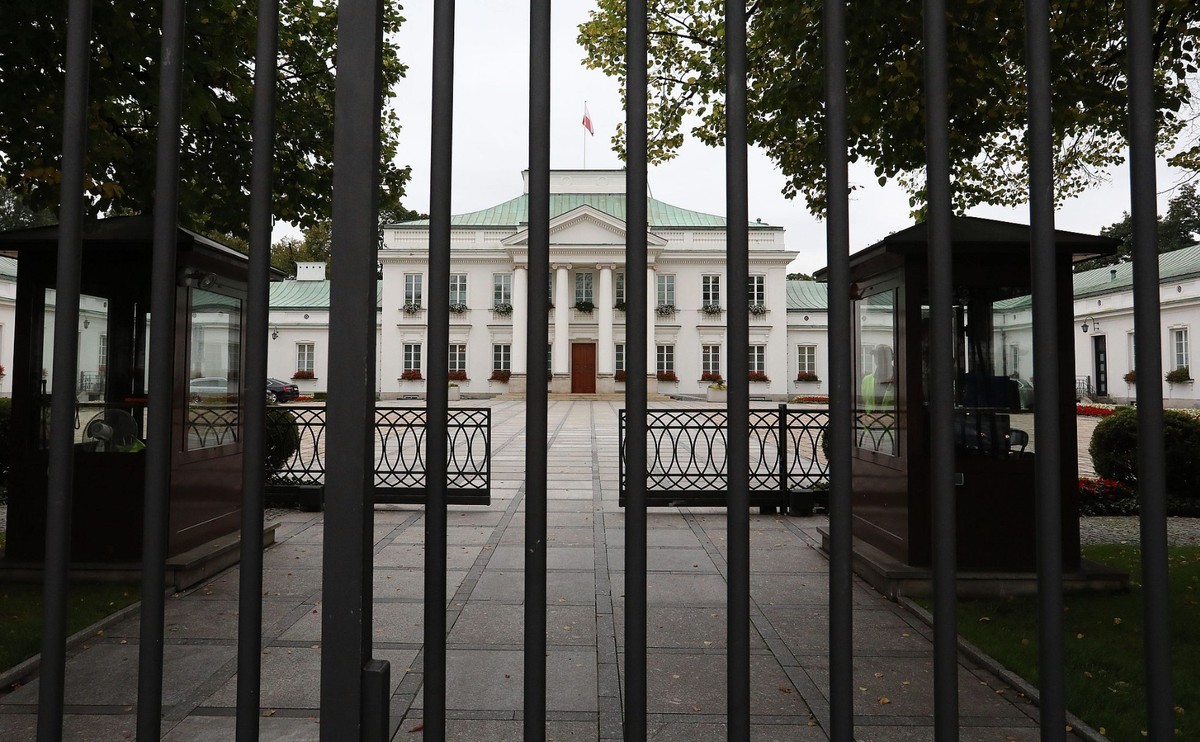 Po godz. 19 zakończyła się dwugodzinna rozmowa prezydenta Andrzeja Dudy z prezesem PiS Jarosławem Kaczyńskim ws. prezydenckich projektów ustaw o KRS i SN.