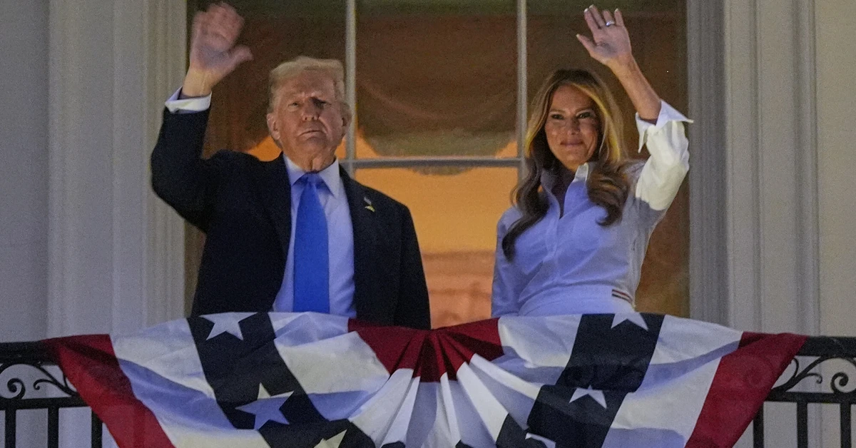 Americans Want Trump&#39;s Wife Deported: "Melania and Her Parents on First Ship"