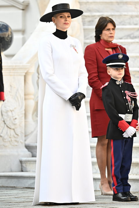 Księżna Charlene prawie cała na biało