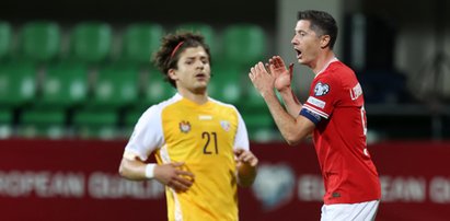 Robert Lewandowski tłumaczył się z porażki z Mołdawią, aż nagle... Jeden z kibiców przerwał wywiad