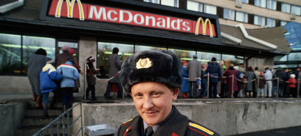 McDonald's zamyka biznes w Rosji. Cofnijmy się do 1990 r., kiedy sieć dotarła do Moskwy