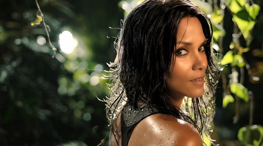 Halle Berry w reklamie perfum "Wild Essence"