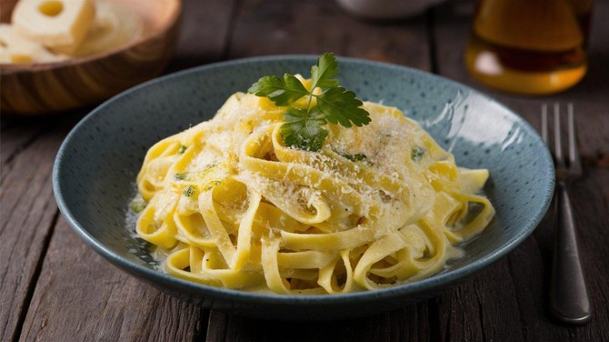 Fettuccine Alfredo