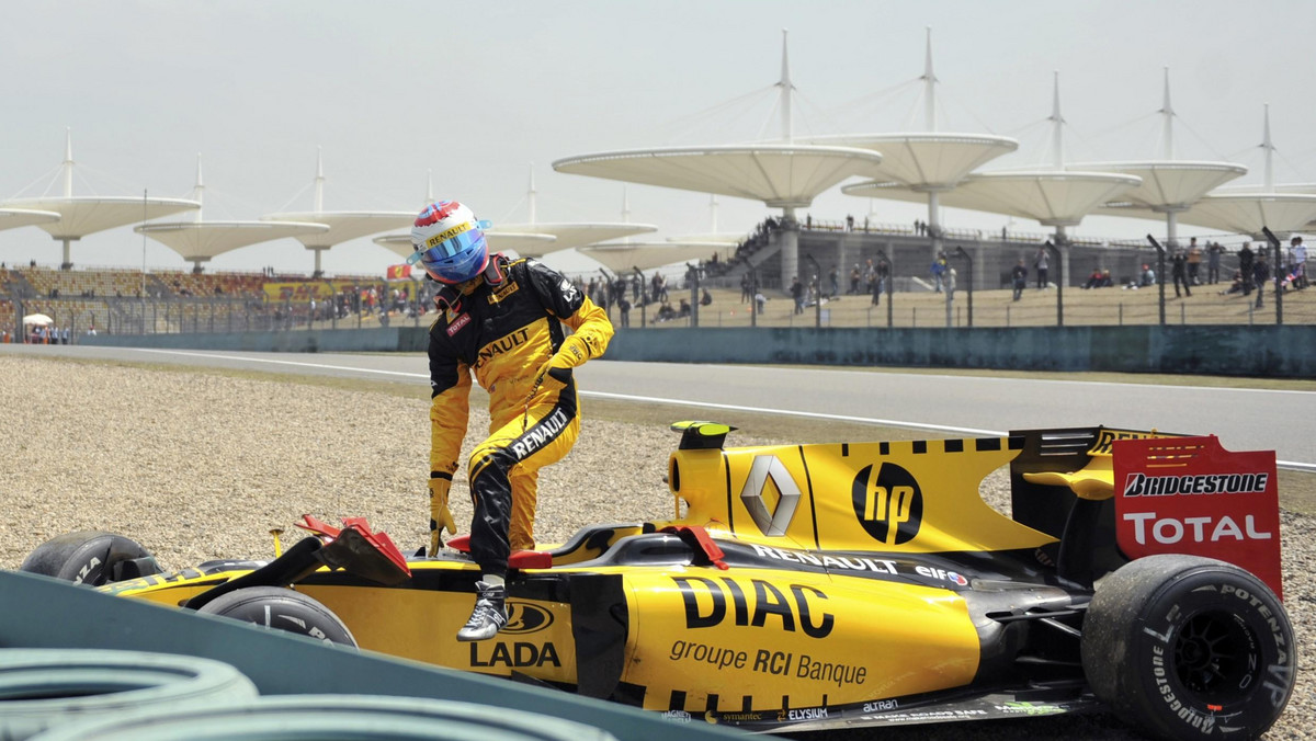 Zespół Lotus Renault GP, który w poprzednim sezonie startował pod nazwą Renault przyniósł w 2010 roku aż 40 mln funtów strat, o czym poinformował dział księgowy teamu - donosi speedtv.com. Poprzedni rok był pierwszym dla francuskiego zespołu pod "dwowództwem" Genii Group.