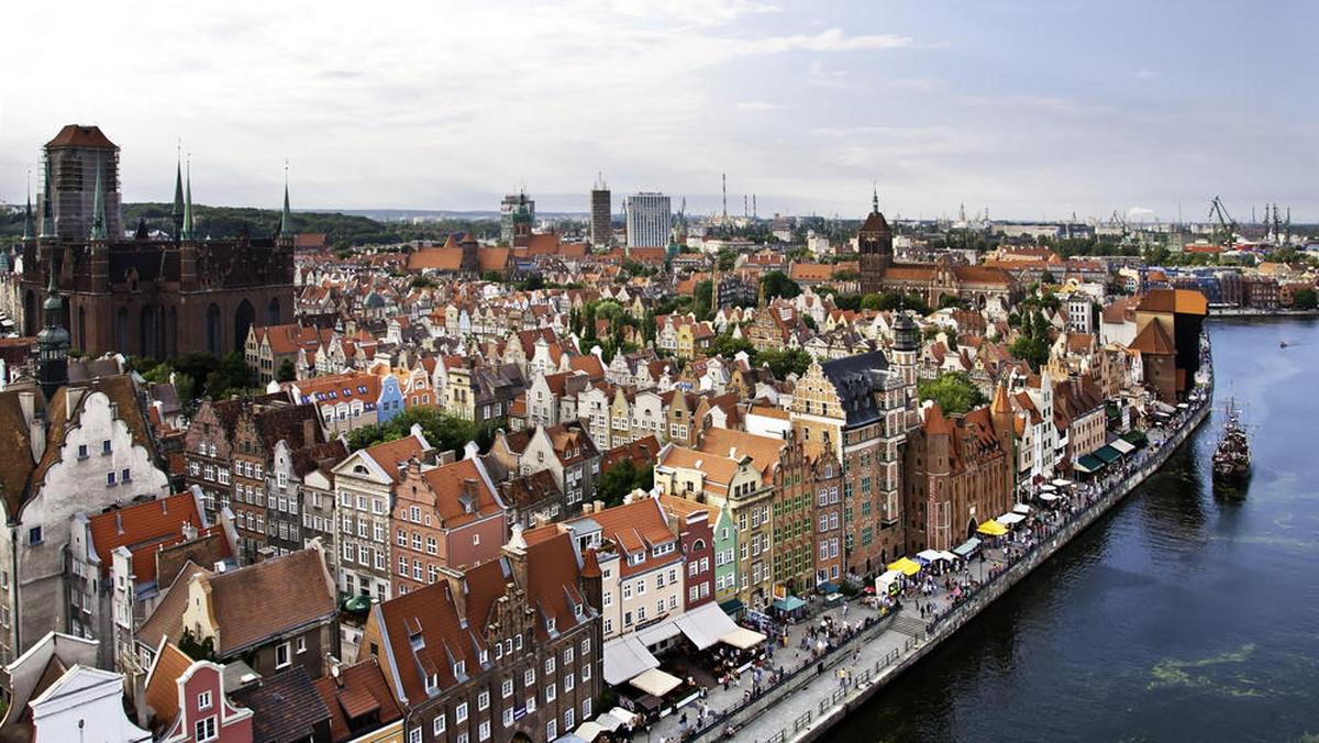 Rosjanie są drugą, po Niemcach, najliczniejszą grupą turystów odwiedzających Gdańsk - wynika z raportu Instytutu Eurotest przedstawionego podczas Polsko-Rosyjskiego Forum Turystycznego. W III kwartale przyjechało ich ok. 170 tys. Głównym celem są zakupy, popularne są pobyty weekendowe.