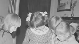 Zabawy i zabawki w PRL. Tylko tym QUIZIE tylko dzieci PRL mają szansę na komplet