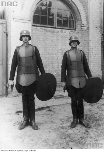 PRZEDWOJENNI POLSCY POLICJANCI