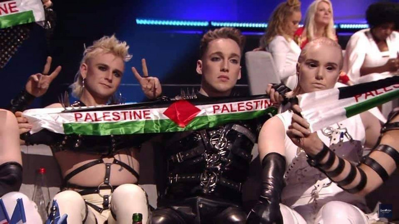 Zespół Hatari z flagą Palestyny w finale Eurowizji 2019
