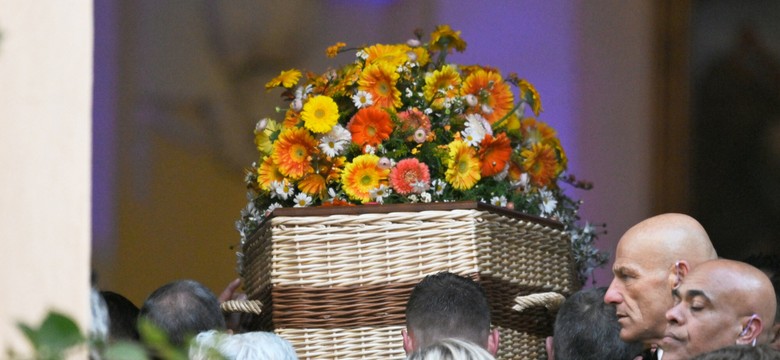 Pogrzeb wielkiej Brigitte Bardot. Tłumy pożegnały wielką gwiazdę i społeczniczkę [FOTO]