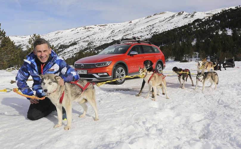 Robert Korzeniowski i volkswagen passat alltrack