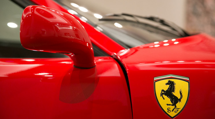 Alaposan átveri vásárlóit a Ferrari? /Fotó: AFP