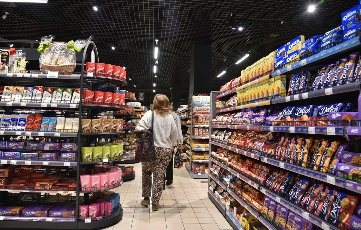 Drożyzna odbiera świąteczny luz. Konsumenci tną wydatki i polują na promocje