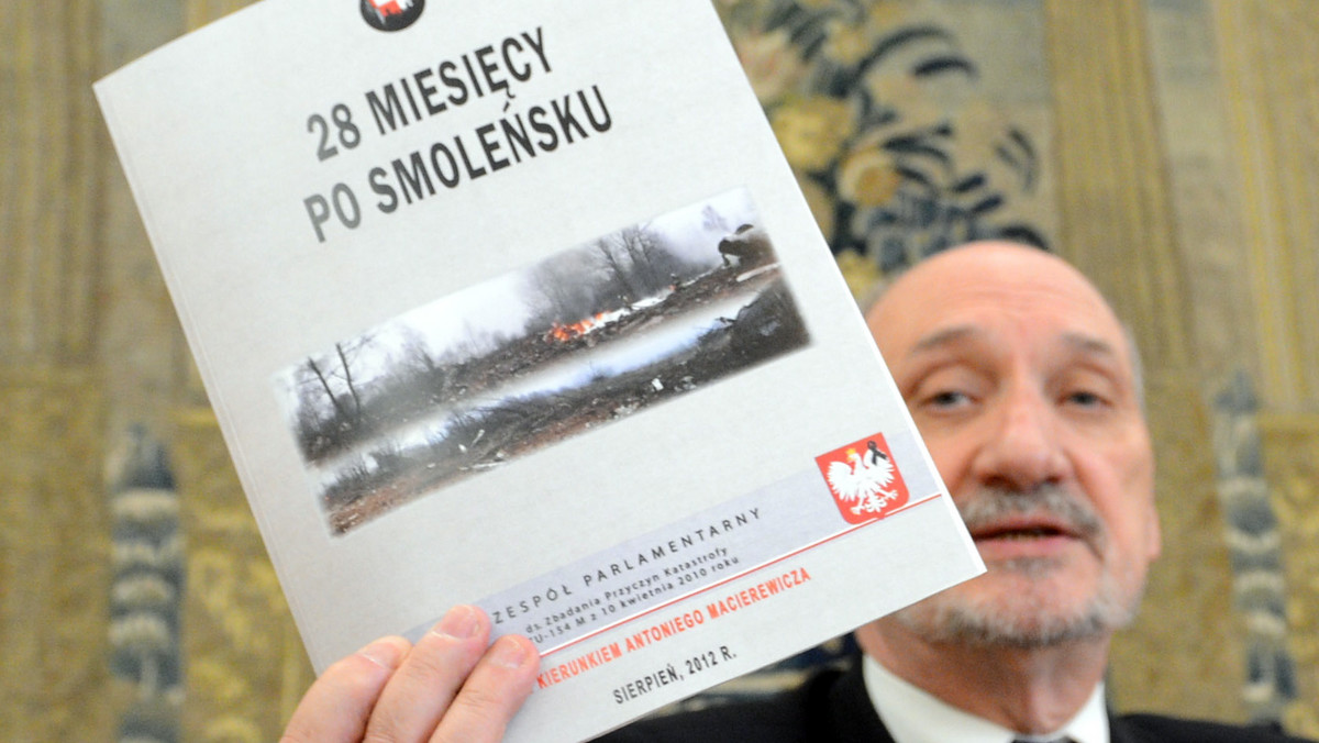 Zespół parlamentarny ds. zbadania przyczyn katastrofy smoleńskiej pod kierownictwem Antoniego Macierewicza kończy swoje prace. Polskie MSZ odwołało cały personel konsulatu w Łucku. W USA nasila się krytyka prezydenta Baracka Obamy za bierność w obliczu powstania w Syrii. Sprawdź, co jeszcze wydarzyło się w piątek w Polsce i na świecie!