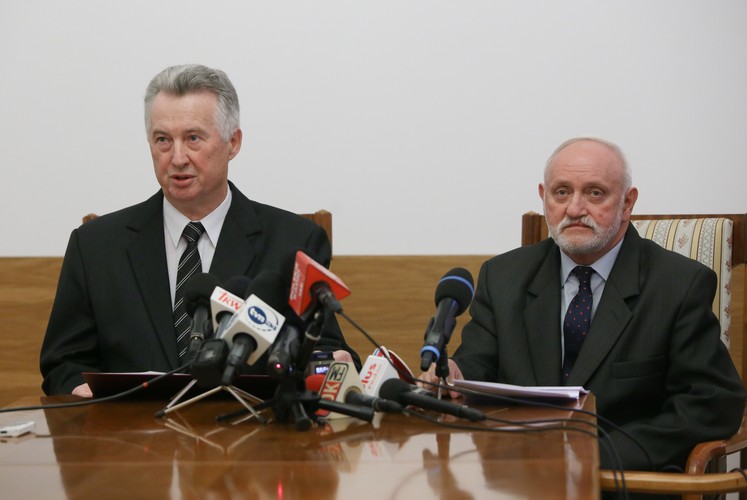 <strong>Blamaż PKW w wyborach samorządowych. Liczenie głosów w tegorocznych wyborach trwało prawie tydzień. Wszystko przez awarię systemu informatycznego. W wyniku problemów PKW podała się do dymisji</strong>