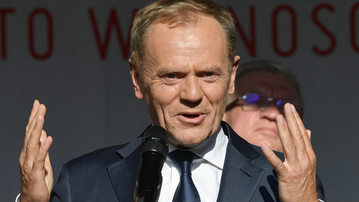 To byłby najlepszy wariant, gdyby Donald Tusk kandydował na prezydenta wiosną przyszłego roku - powiedział wiceszef PO Tomasz Siemoniak. Zaznaczył jednak, że opozycja ma także innych polityków, którzy mogliby wystartować w tych wyborach, m.in. Rafała Trzaskowskiego.