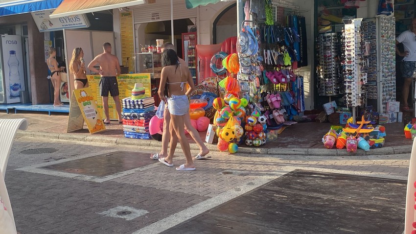 Nina Đogani uhvaćena sa novim dečkom