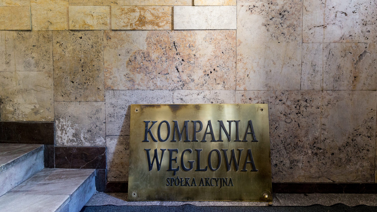 Kompania Węglowa, która po przekazaniu w ub. roku kopalń do Polskiej Grupy Górniczej zajmowała się likwidacją szkód górniczych i nadzorem nad spółkami zależnymi, została podzielona między Spółkę Restrukturyzacji Kopalń (SRK) oraz dwie nowe spółki. Następcą prawnym firmy została SRK.