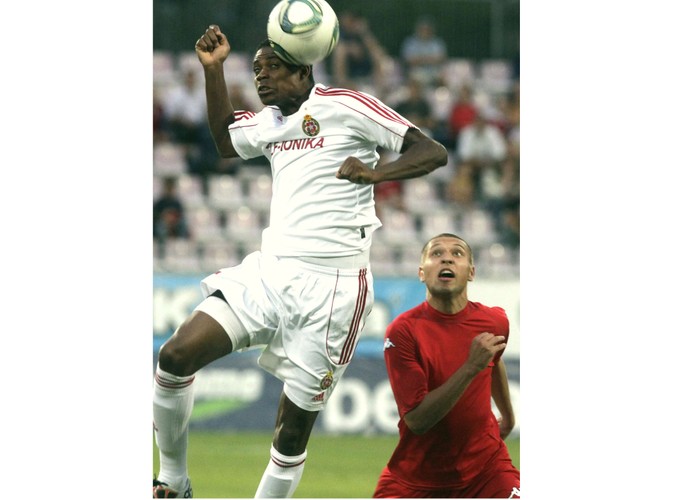 Arturas Karasausks i Kew Jaliens