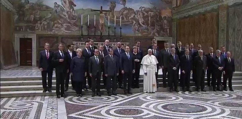 Oto zdjęcie ze spotkania z papieżem. Znajdź Beatę Szydło