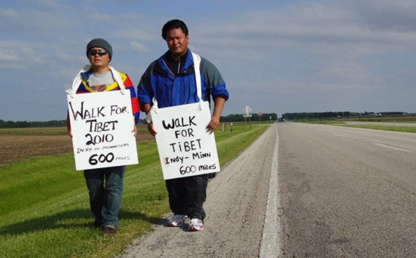 Jedna od ranijih Norbuovih (D) "šetnji za Tibet"