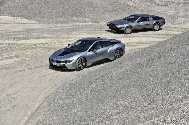 DeLorean DMC-12 i BMW i8 - Wechikuły czasu