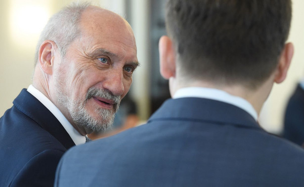 Macierewicz: Podkomisja smoleńska przedstawi rekonstrukcję ostatnich sekund lotu