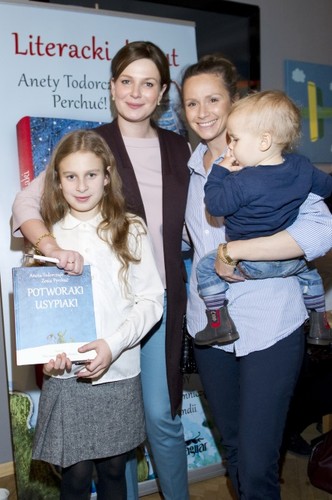 Monika Mrozowska z synem i Aneta Todorczuk-Perchuć z córką