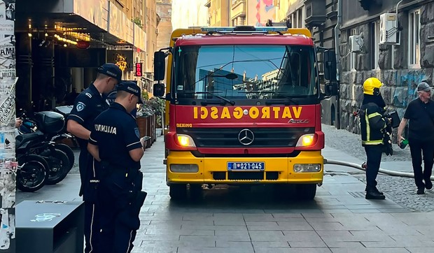 Vatrogasci i policija