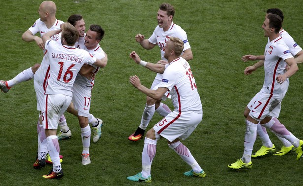 Wojna nerwów dla Polaków. Po karnych ograli Szwajcarów. Zagramy w ćwierćfinale Euro 2016! [WIDEO]