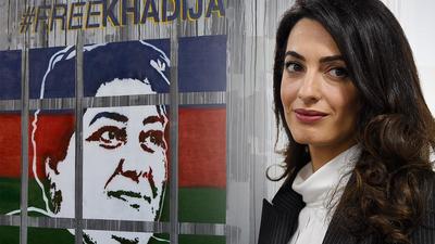 Khadija Ismaiłowa z Amal Clooney