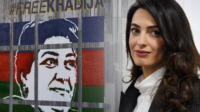 Khadija Ismaiłowa z Amal Clooney