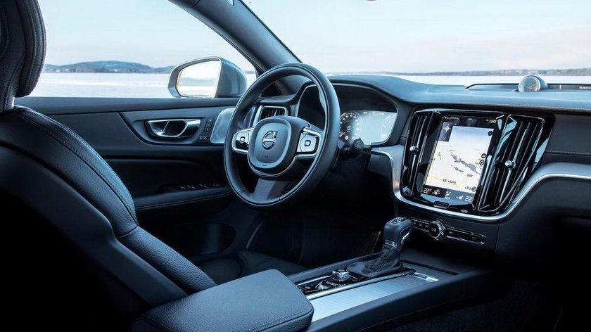 Volvo V60 Cross Country.