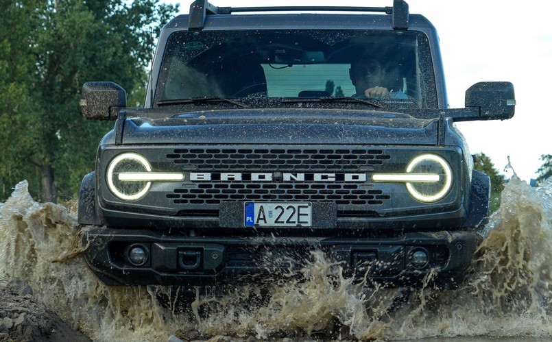 Ford Bronco: test na poligonie